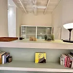 Near Ponte Vecchio: Luxury Flat شقة