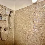 Near Ponte Vecchio: Luxury Flat شقة *