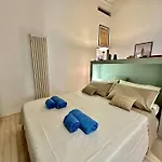 Near Ponte Vecchio: Luxury Flat *