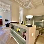 Near Ponte Vecchio: Luxury Flat * فلورنس