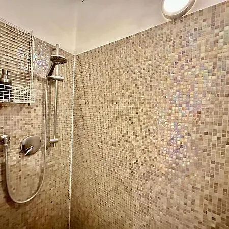 Near Ponte Vecchio: Luxury Flat شقة *