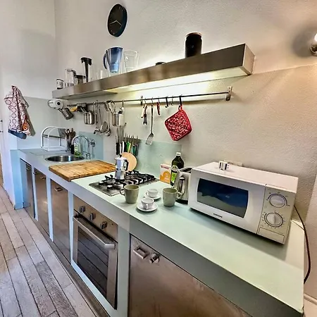Near Ponte Vecchio: Luxury Flat شقة *