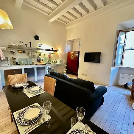 Near Ponte Vecchio: Luxury Flat Lägenhet Florens