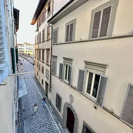 Near Ponte Vecchio: Luxury Flat شقة *